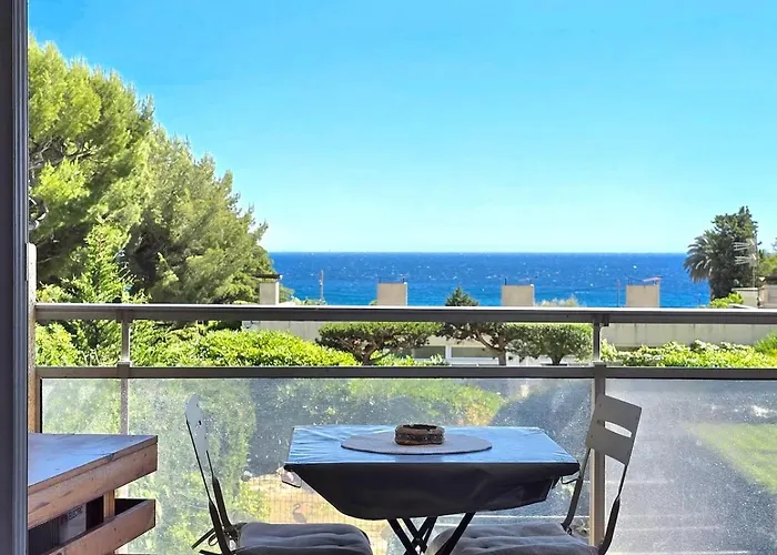 Appartement vue mer et terrasse quartier calme à La Ciotat