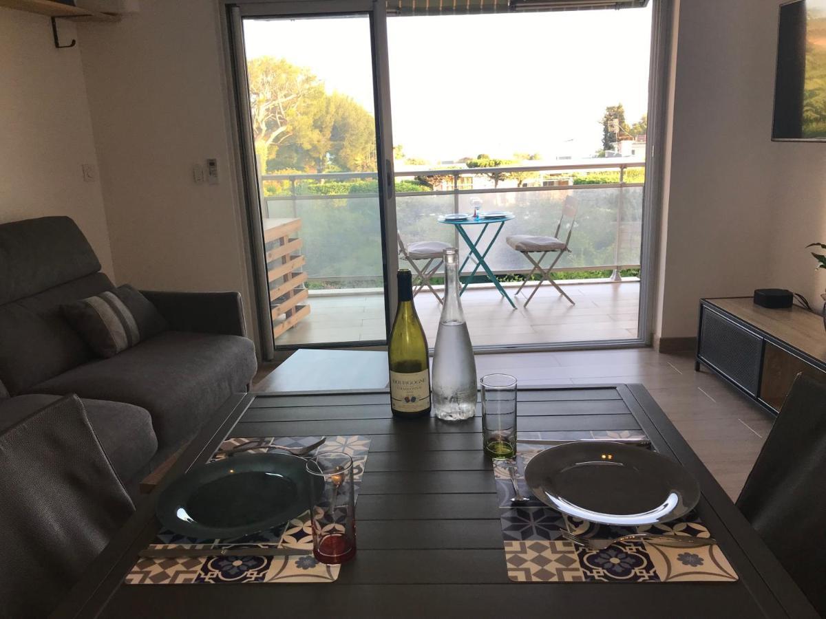 Vue Et Terrasse Quartier Calme A *