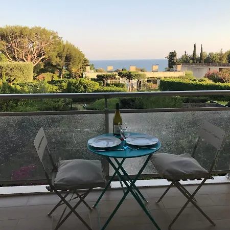 Appartement Vue Mer Et Terrasse Quartier Calme A La Ciotat Exterior foto